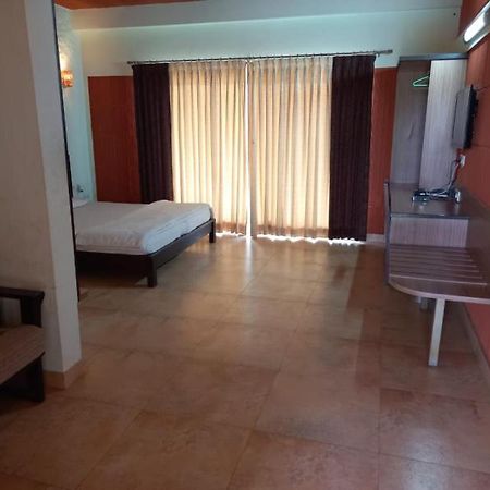 Nikhara Estate Resorts Kodlipet Екстер'єр фото